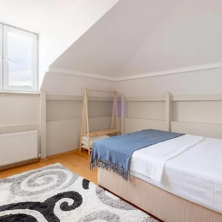 Flat 7 Min To Coast In Suadiye شقة *